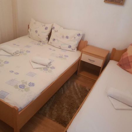 Guest House Alisa ฮวาร์ ภายนอก รูปภาพ