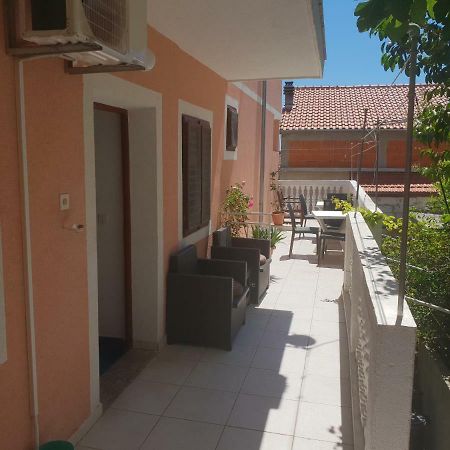 Guest House Alisa ฮวาร์ ภายนอก รูปภาพ
