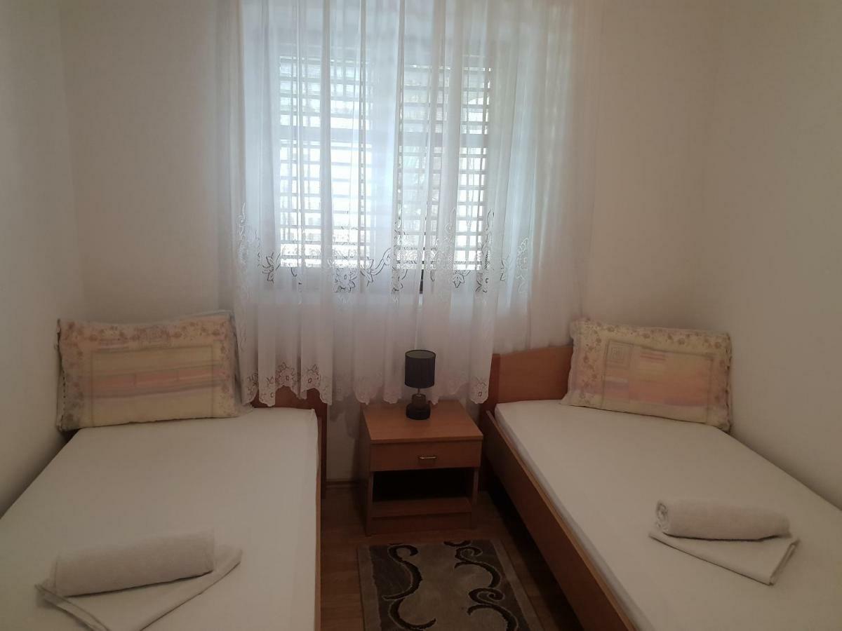 Guest House Alisa ฮวาร์ ภายนอก รูปภาพ