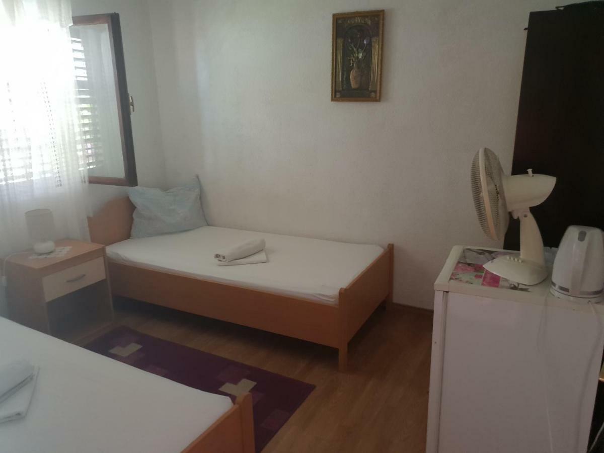 Guest House Alisa ฮวาร์ ภายนอก รูปภาพ