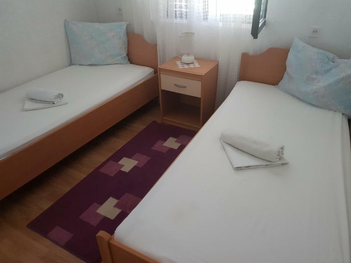Guest House Alisa ฮวาร์ ภายนอก รูปภาพ