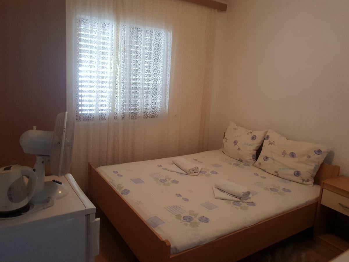 Guest House Alisa ฮวาร์ ภายนอก รูปภาพ