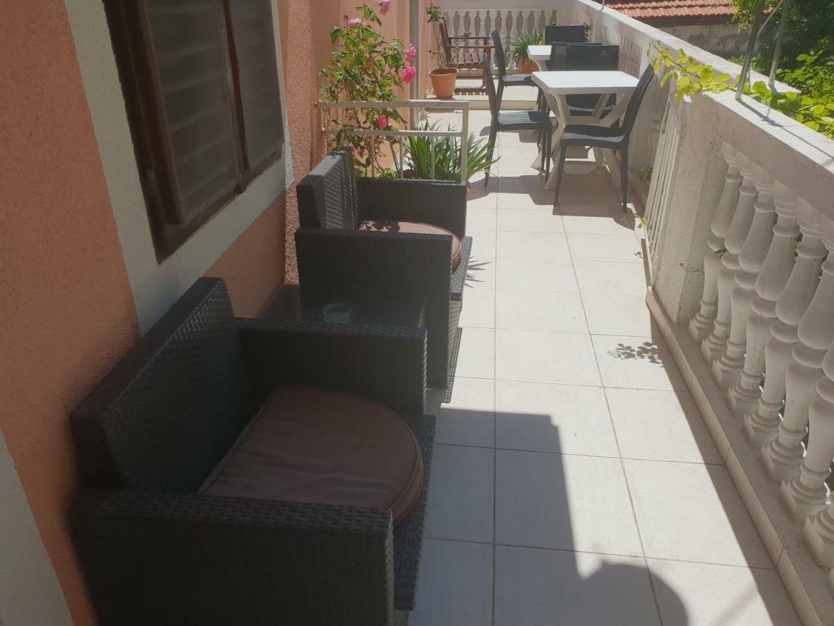 Guest House Alisa ฮวาร์ ภายนอก รูปภาพ