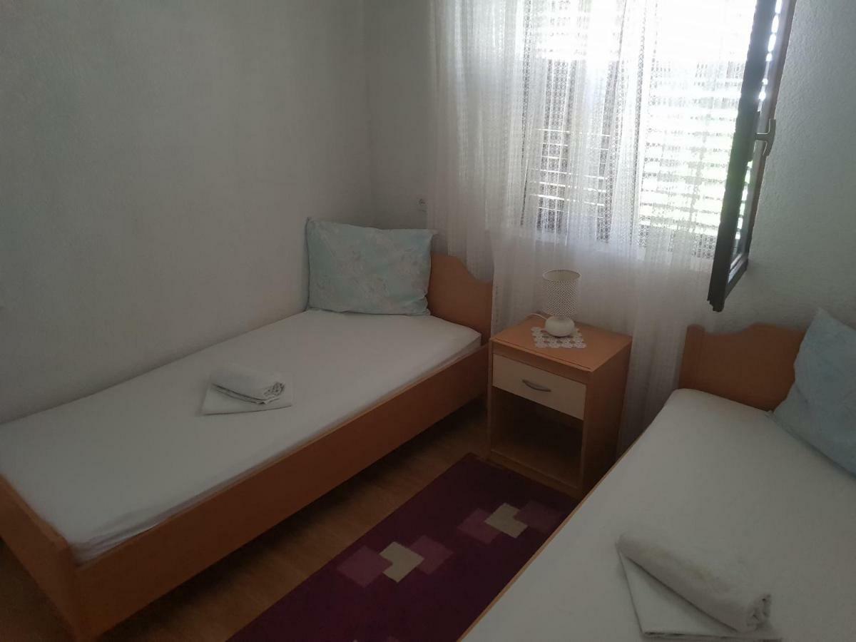Guest House Alisa ฮวาร์ ภายนอก รูปภาพ